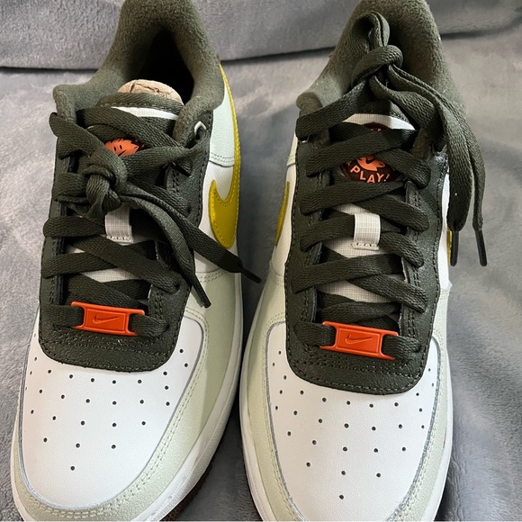 Nike Air Force 1 LV8 GS - Summit White / Vivid Sulfur (5.5 Youth = 7 Women's) - Picture 2 of 11